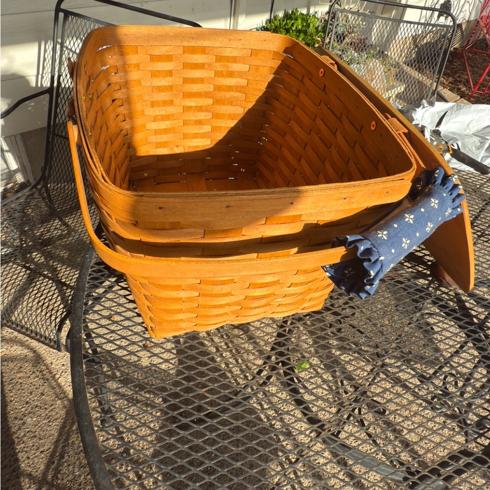 Approved by Yogi Bear-Vintage Longaberger Picnic Basket 1995 - Picture 6 of 14